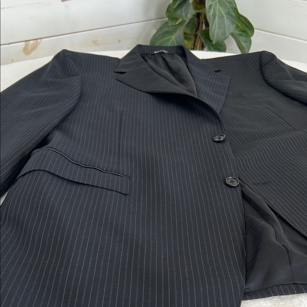 Canali Charcoal Pinstripe Men's Blazer. Size 56. Pure Wool. - Picture 4 of 16
